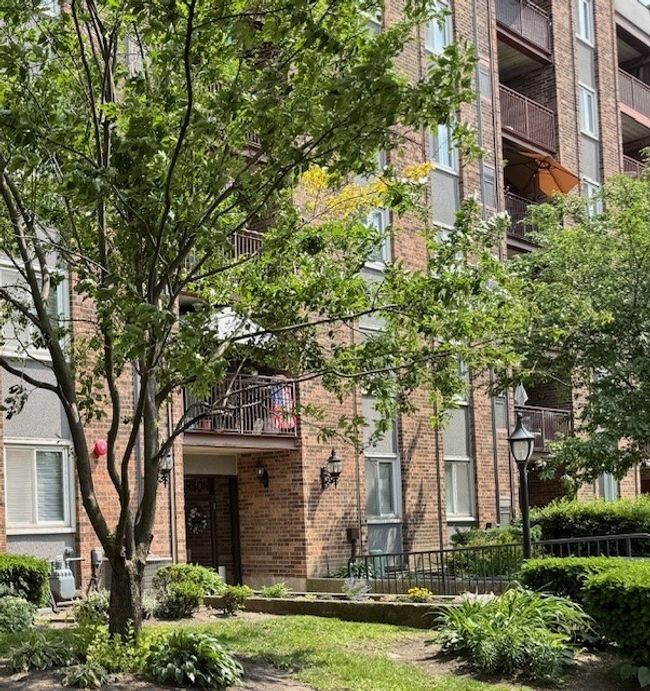 APT-3A - 825 Pearson St, Condo with 2 bedrooms, 2 bathrooms and 1 parking in Des Plaines IL | Image 5