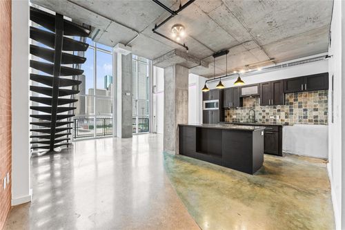 11416-2000 Bagby St, Houston, TX, 77002-8592 | Card Image