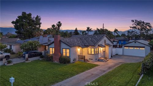 896 Valencia Dr, Colton, CA, 92324-2157 | Card Image