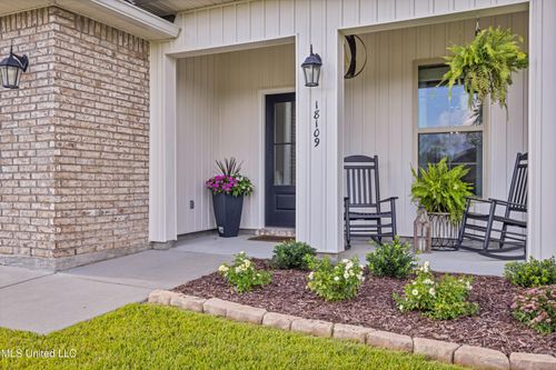 18109 Evergreen Dr, Gulfport, MS, 39503-5744 | Card Image