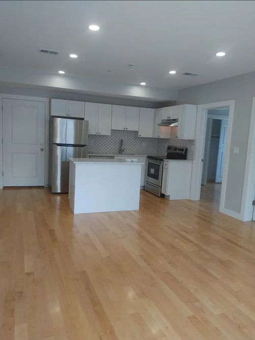 1-344 Salem St, Medford, MA, 02155 | Card Image