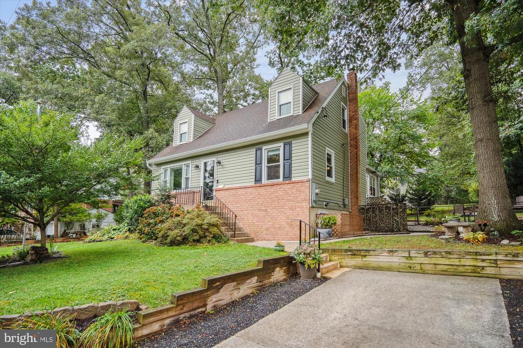 Dubarry St, Glenn Dale, MD 20769