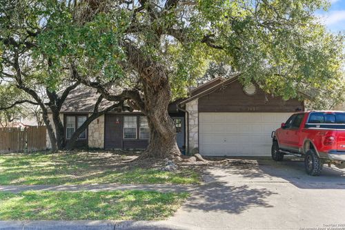 207 Cibolo Branch Dr, Boerne, TX, 78006-3206 | Card Image