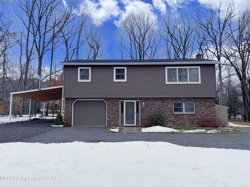 467 Susquehanna Blvd, Hazle Township, PA, 18202-3220 | Card Image