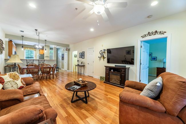 Condo Sells Furnished | Image 5