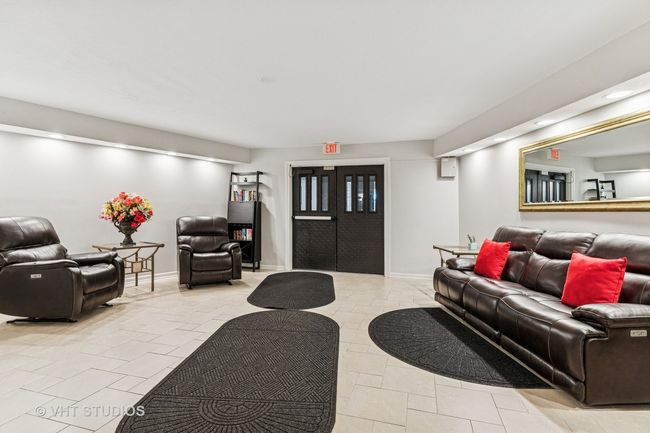 Lobby | Image 20