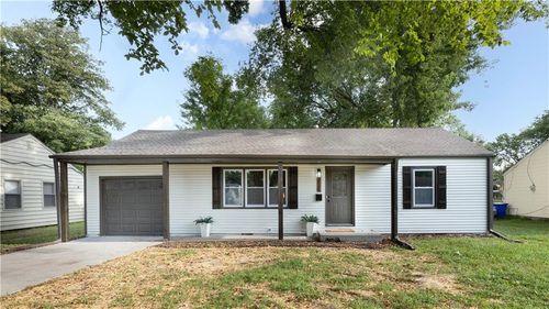1124 E Cedar St, Olathe, KS, 66061-4804 | Card Image