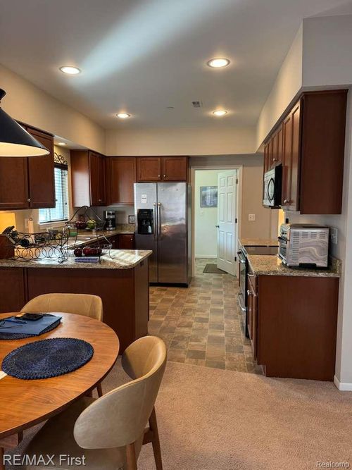 14349 Shadywood Dr, Sterling Heights, MI, 48312-3431 | Card Image