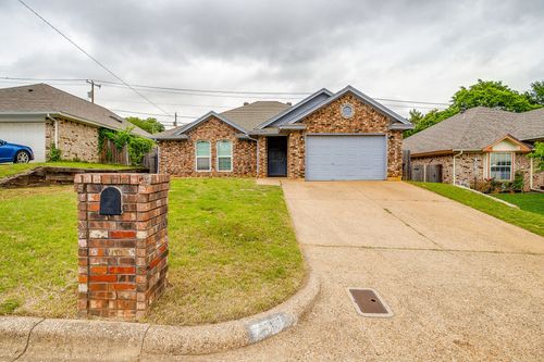 7501 Little Rock Lane, Fort Worth, TX, 76120 | Card Image
