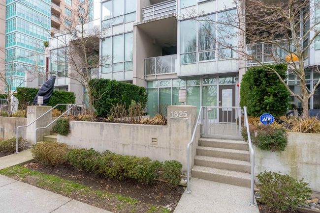 1625 Eastern Avenue, Townhouse with 2 bedrooms, 2 bathrooms and 1 parking in North Vancouver BC | Image 1