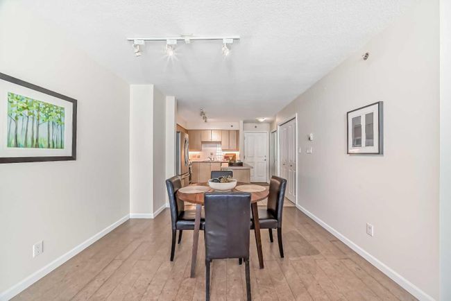 1502 - 650 10 Street Sw, Home with 2 bedrooms, 2 bathrooms and 1 parking in Calgary AB | Image 11