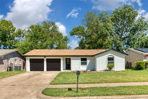 1505 Marlee Ln, Arlington, TX, 76014-1437 | Card Image