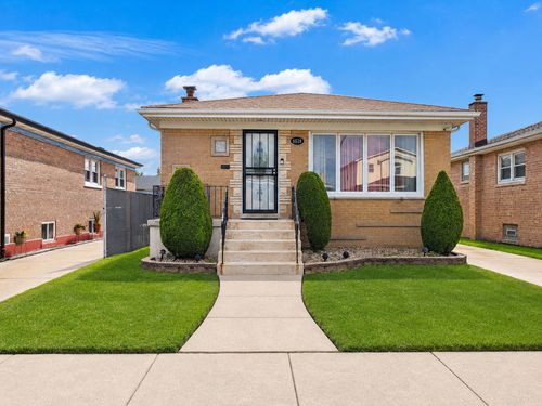 8630 S Kilbourn Ave, Chicago, IL, 60652-3515 | Card Image