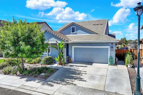 426 Crimson Circle, Vacaville, CA, 95687 | Card Image