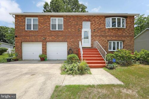 111 Lotus Ln, Carneys Point, NJ, 08069-2264 | Card Image