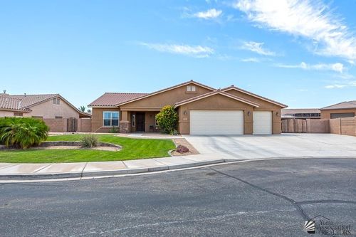 7937 E 38th Ln, Yuma, AZ, 85365-6207 | Card Image