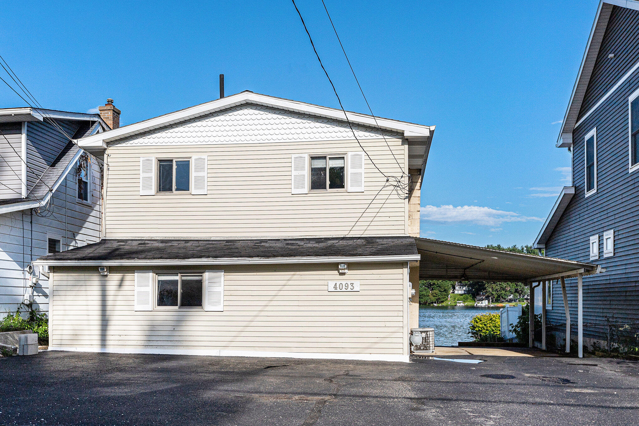 Residential Lease in Leoni Township 5