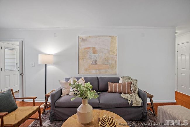 Family Room | Image 10
