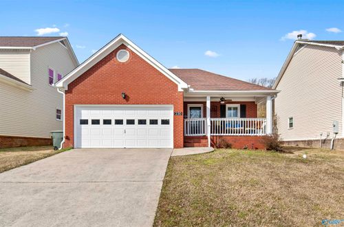 230 Shadowbrook Ln Ne, Huntsville, AL, 35811-8203 | Card Image