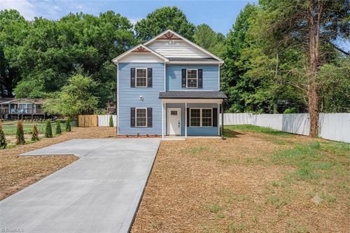 2068 Brookhurst St, Winston Salem, NC, 27106 | Card Image
