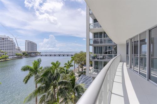 bay407-495 Brickell Ave, Miami, FL, 33131-2769 | Card Image