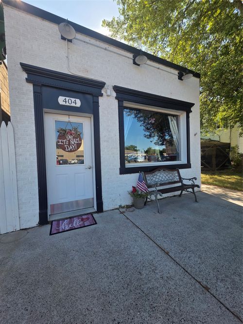 404 1st St, SHELL LAKE, WI, 54871-9700 | Card Image