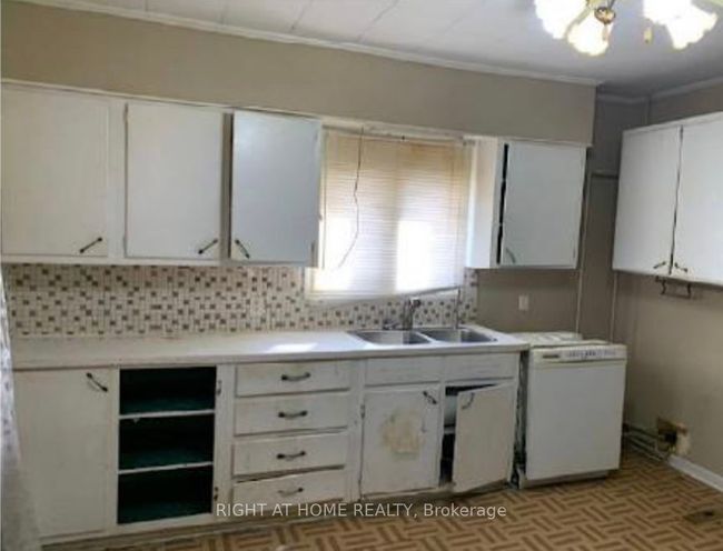1590 4th Ave W, House other with 3 bedrooms, 1 bathrooms and 1 parking in Owen Sound ON | Image 4