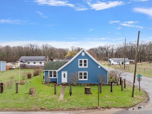 1301 56th St, Fennville, MI, 49408-9529 | Card Image