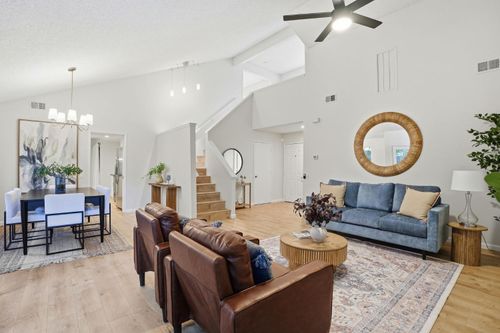 8 Coyle Creek Cir, Fair Oaks, CA, 95628-3337 | Card Image