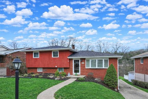 925 Lindenwood Dr, Castle Shannon, PA, 15234-2538 | Card Image