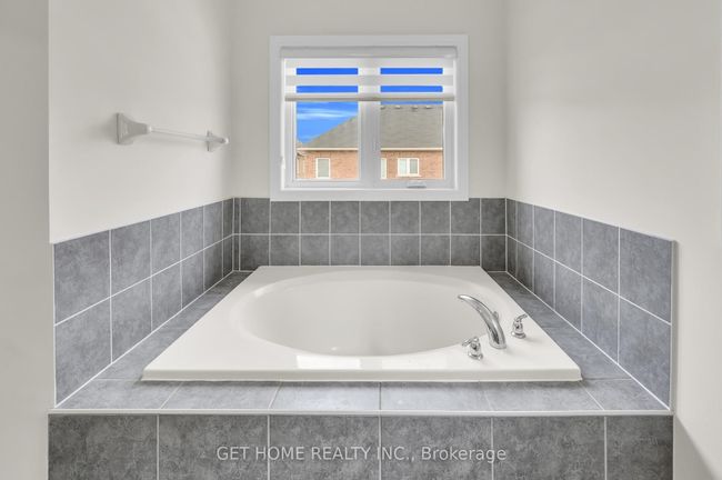 18 Germain Cir, House attached with 5 bedrooms, 4 bathrooms and 1 parking in Brampton ON | Image 15