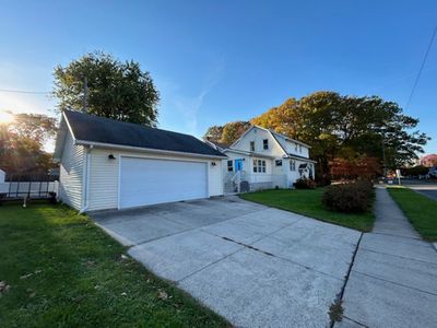 4123 Niagara Place, House other with 3 bedrooms, 2 bathrooms and null parking in Erie PA | Image 2