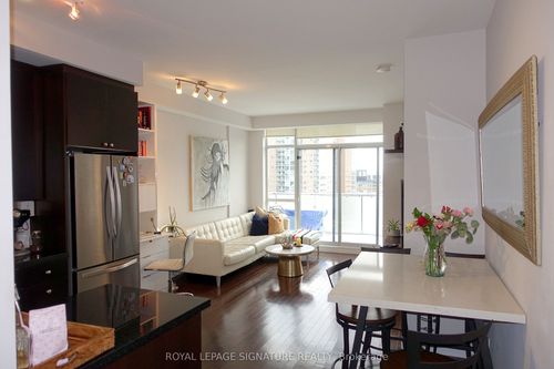 ph22-1 Shaw St, Toronto, ON, M6K0A1 | Card Image