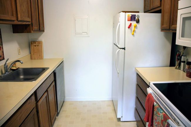 kitchen. appliances stay | Image 8