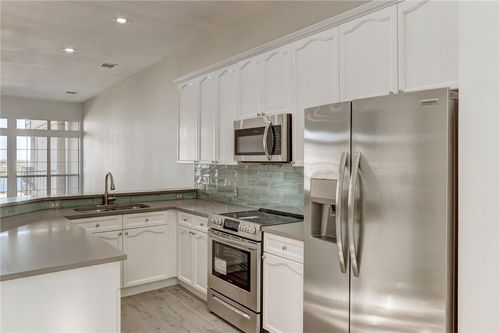 o-285-2918 Ranch Road 620 N, Austin, TX, 78734-2258 | Card Image
