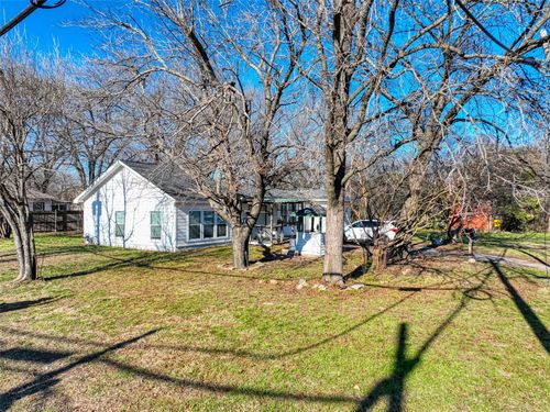 305 E Belt Line Rd, Wilmer, TX, 75172-1325 | Card Image