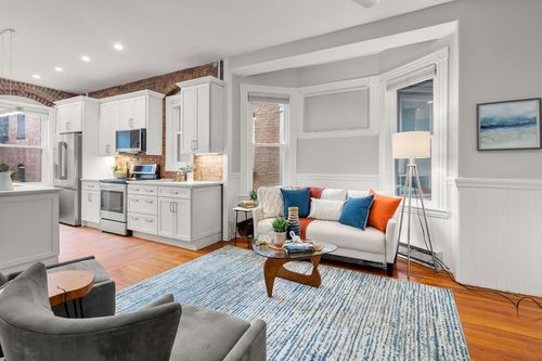 apt-4-39 Kent St, Brookline, MA, 02445-7962 | Card Image