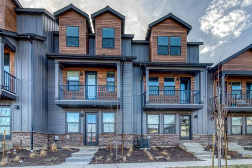 20558 Empire Ave, Bend, OR, 97701-5700 | Card Image