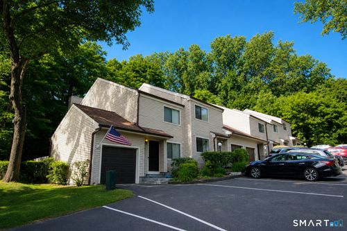 40-40 Huntington Ct, Bethel, CT, 06801-1438 | Card Image