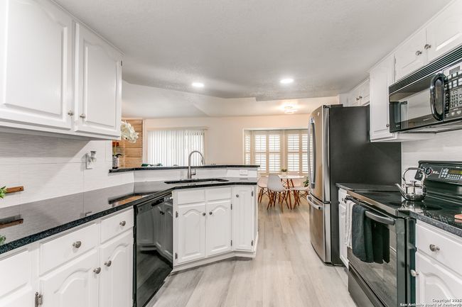 1422 Synandra St, House other with 3 bedrooms, 2 bathrooms and null parking in San Antonio TX | Image 14