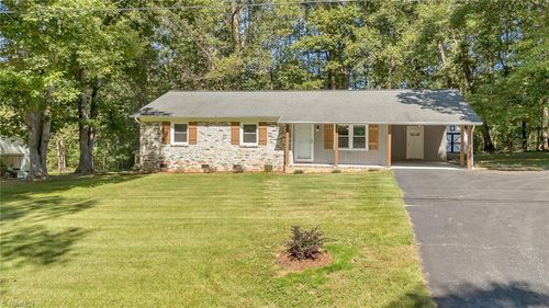 230 Old 60 Lakeview Dr, Wilkesboro, NC, 28697-8294 | Card Image