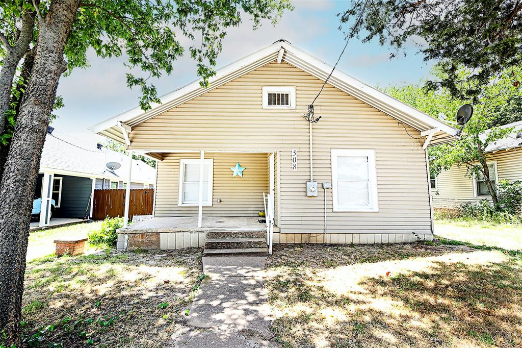 Orchard St, Bowie, TX 76230