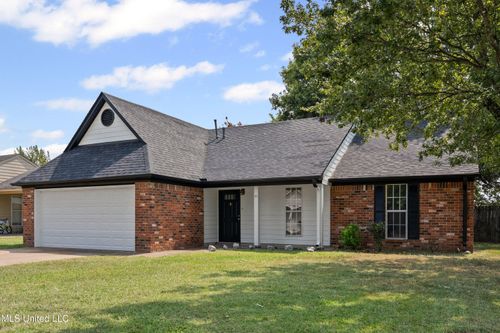 110 Orange Dr, Senatobia, MS, 38668-2323 | Card Image