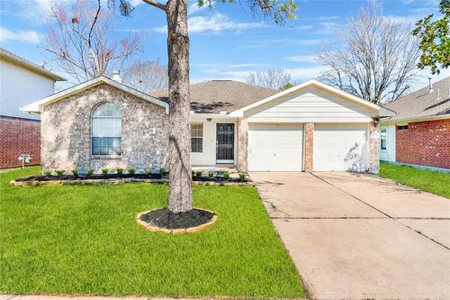 4915 Sentry Woods Lane, Pearland, TX, 77584 | Card Image