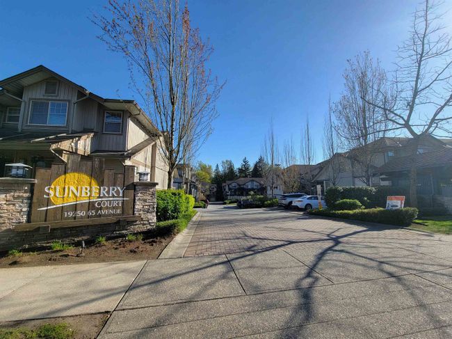 82 - 19250 65 Avenue, Townhouse with 3 bedrooms, 2 bathrooms and 4 parking in Surrey BC | Image 3