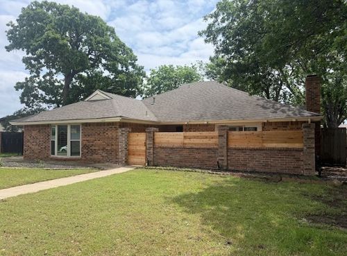 2109 Oakmeadow St, Bedford, TX, 76021-4740 | Card Image