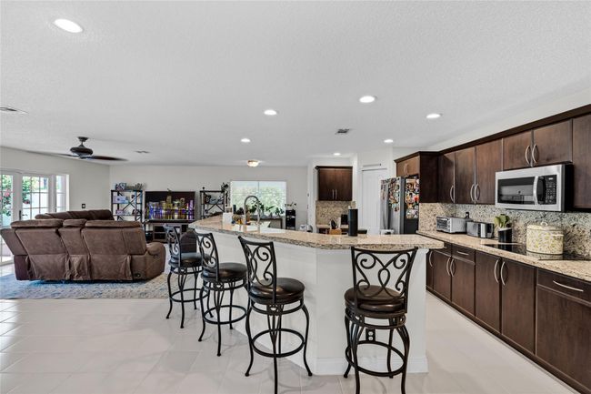 19367 Nw 13 Th St, House other with 5 bedrooms, 3 bathrooms and null parking in Pembroke Pines FL | Image 12