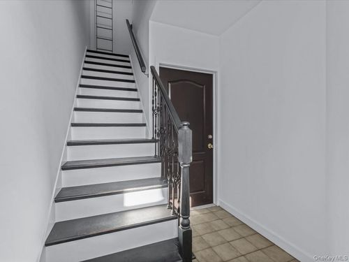 151 Noll St, Brooklyn, NY, 11206-5266 | Card Image