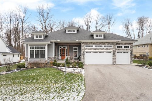 8188 Canyon Ridge, Chagrin Falls, OH, 44023 | Card Image