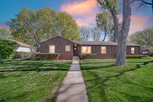 547 Reese Ave, East Dundee, IL, 60118-2425 | Card Image